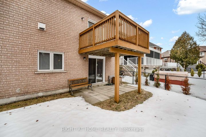 Photo 9 at 46 Woodhaven Crescent, Oak Ridges, Richmond Hill