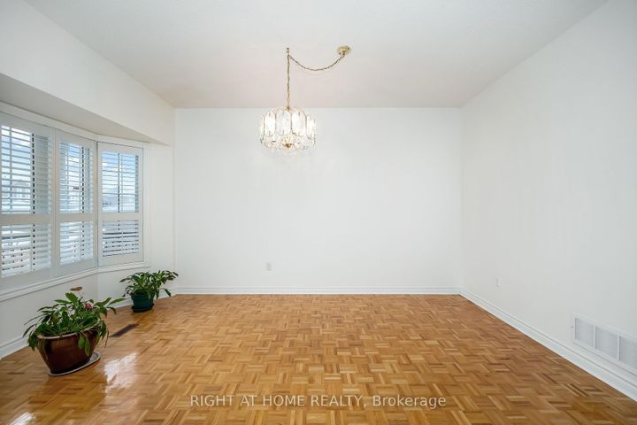 Photo 12 at 46 Woodhaven Crescent, Oak Ridges, Richmond Hill