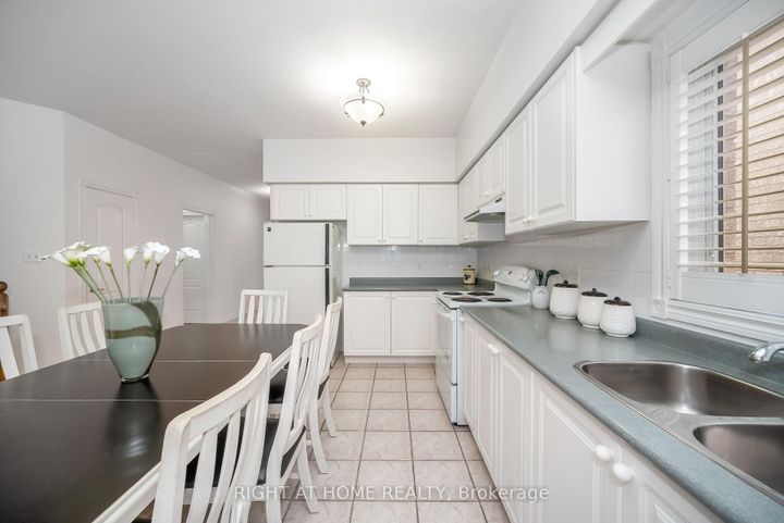 Photo 21 at 46 Woodhaven Crescent, Oak Ridges, Richmond Hill