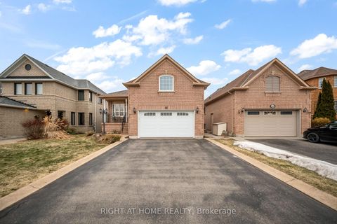 Photo 2 at 46 Woodhaven Crescent, Oak Ridges, Richmond Hill
