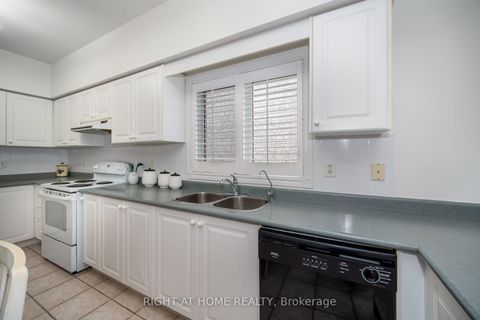 Photo 20 at 46 Woodhaven Crescent, Oak Ridges, Richmond Hill