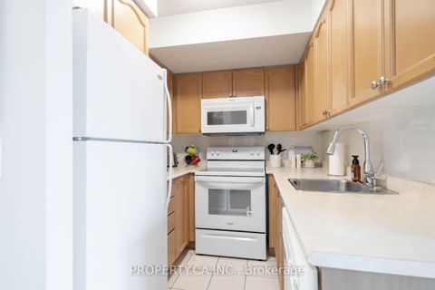 Photo 10 at 3009 - 18 Yonge Street, Waterfront Communities C1, Toronto