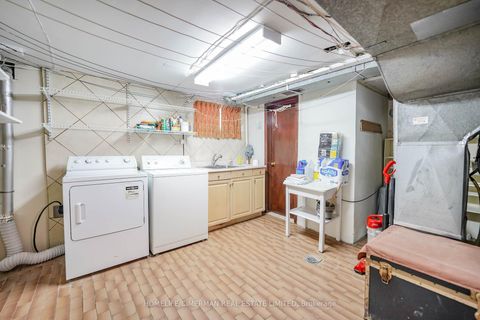 Photo 14 at 28 Renshaw Street, CFB, Toronto