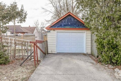 Photo 4 at 402 Division Street, O'Neill, Oshawa