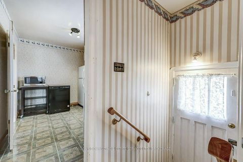 Photo 7 at 402 Division Street, O'Neill, Oshawa