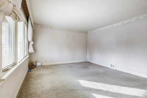 Photo 8 at 402 Division Street, O'Neill, Oshawa