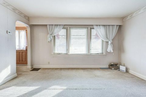 Photo 10 at 402 Division Street, O'Neill, Oshawa