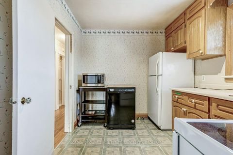 Photo 12 at 402 Division Street, O'Neill, Oshawa