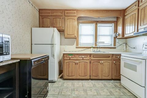 Photo 13 at 402 Division Street, O'Neill, Oshawa