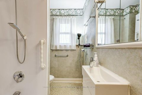 Photo 17 at 402 Division Street, O'Neill, Oshawa