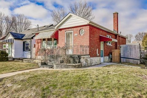 Photo 38 at 402 Division Street, O'Neill, Oshawa