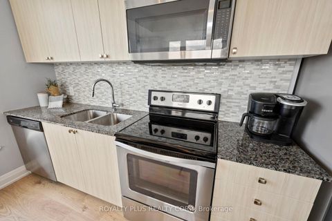 Photo 17 at 407 - 2800 Keele Street, CFB, Toronto
