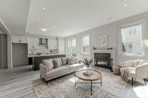 Photo 1 at 5 Amsterdam Drive, Shore, Barrie