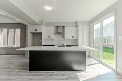 Photo 3 at 5 Amsterdam Drive, Shore, Barrie