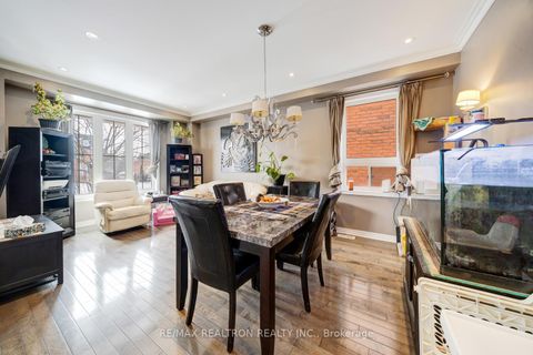 Photo 5 at 22 Northern Dancer Drive, Windfields, Oshawa