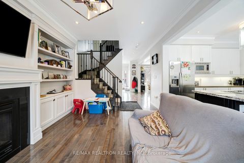 Photo 12 at 22 Northern Dancer Drive, Windfields, Oshawa