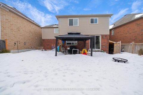 Photo 17 at 22 Northern Dancer Drive, Windfields, Oshawa