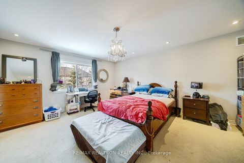 Photo 24 at 22 Northern Dancer Drive, Windfields, Oshawa