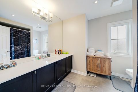 Photo 34 at 22 Northern Dancer Drive, Windfields, Oshawa