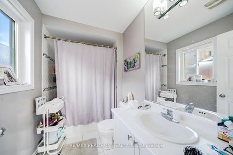 Photo 37 at 22 Northern Dancer Drive, Windfields, Oshawa