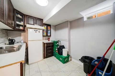 Photo 43 at 22 Northern Dancer Drive, Windfields, Oshawa