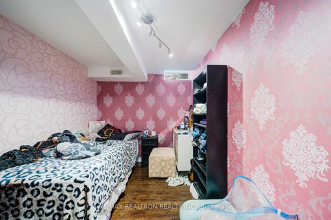 Photo 46 at 22 Northern Dancer Drive, Windfields, Oshawa