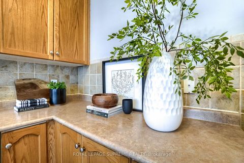 Photo 10 at 605 - 1600 Keele Street, Eglinton West, Toronto