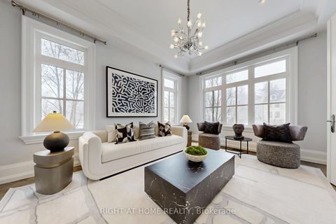 Photo 3 at 15 Davina Circle, Aurora Estates, Aurora