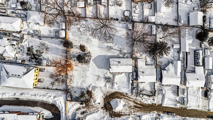 Photo 2 at 1069 Roosevelt Road, Lakeview, Mississauga