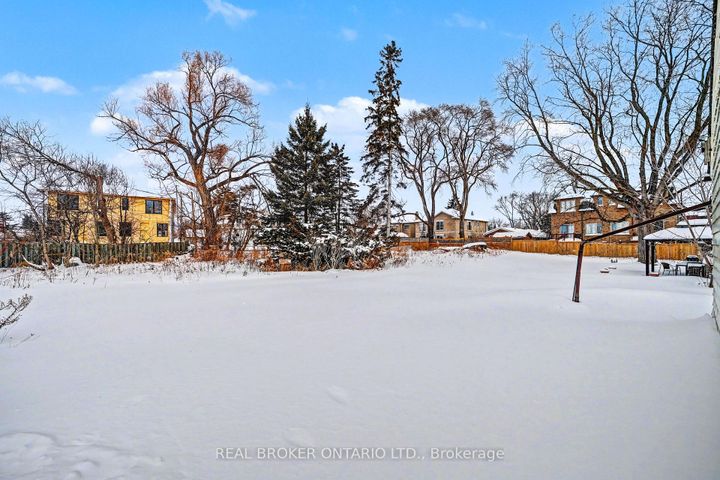 Photo 6 at 1069 Roosevelt Road, Lakeview, Mississauga