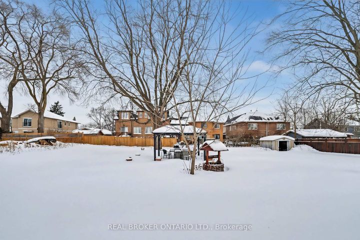 Photo 8 at 1069 Roosevelt Road, Lakeview, Mississauga