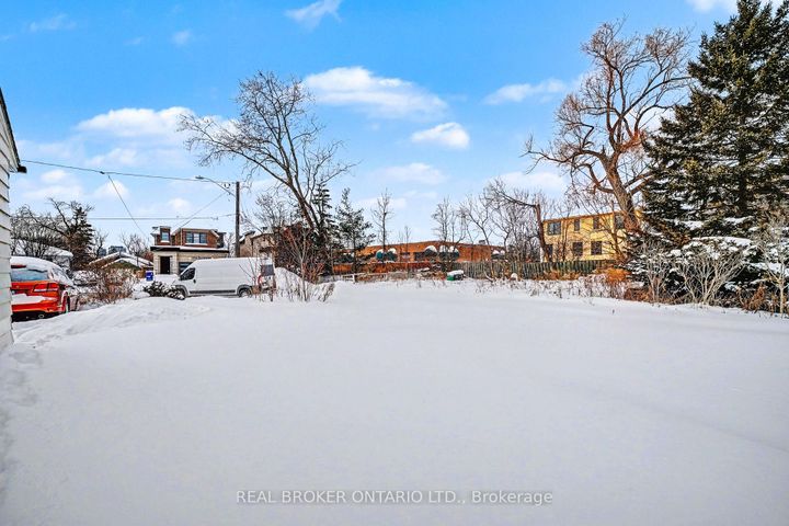 Photo 17 at 1069 Roosevelt Road, Lakeview, Mississauga