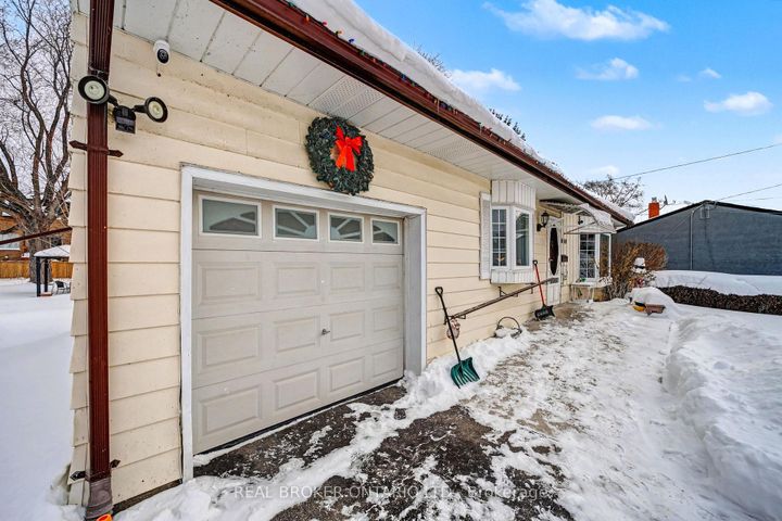 Photo 25 at 1069 Roosevelt Road, Lakeview, Mississauga