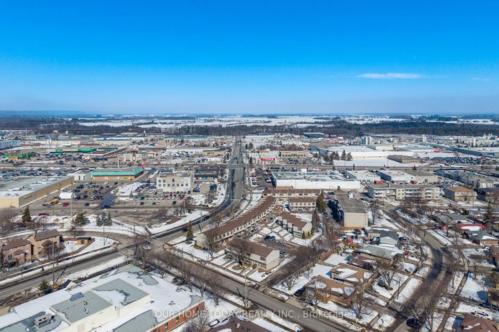 Photo 3 at 29 - 108 Sinclair Avenue, Georgetown, Halton Hills