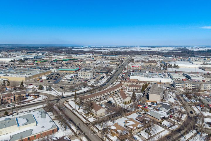 Photo 4 at 29 - 108 Sinclair Avenue, Georgetown, Halton Hills