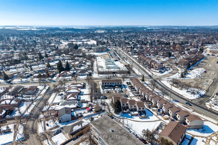 Photo 6 at 29 - 108 Sinclair Avenue, Georgetown, Halton Hills