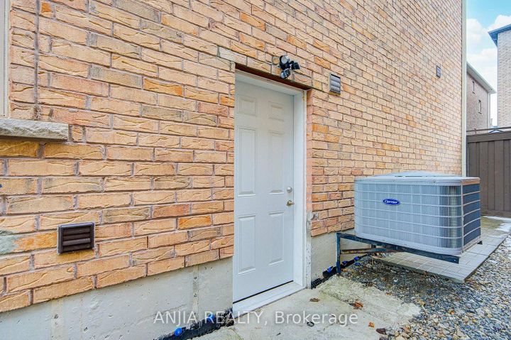 Photo 46 at 74 Hammersly Boulevard, Wismer, Markham