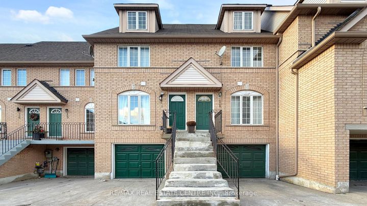 Photo 2 at 12 - 80 Strathaven Drive, Hurontario, Mississauga