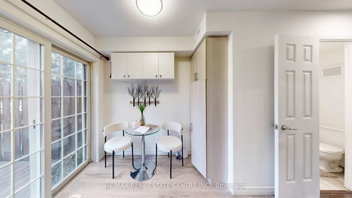 Photo 14 at 12 - 80 Strathaven Drive, Hurontario, Mississauga