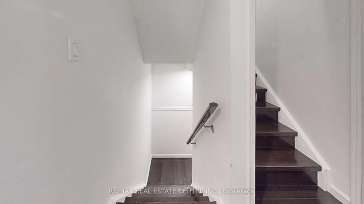 Photo 17 at 12 - 80 Strathaven Drive, Hurontario, Mississauga