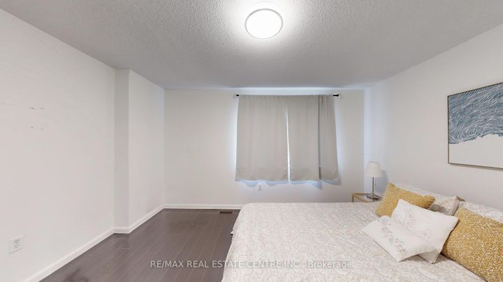 Photo 19 at 12 - 80 Strathaven Drive, Hurontario, Mississauga