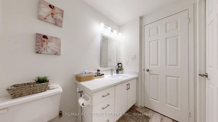 Photo 27 at 12 - 80 Strathaven Drive, Hurontario, Mississauga