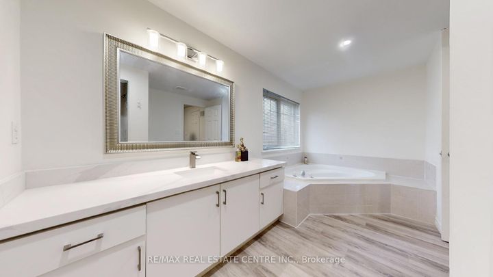 Photo 38 at 12 - 80 Strathaven Drive, Hurontario, Mississauga