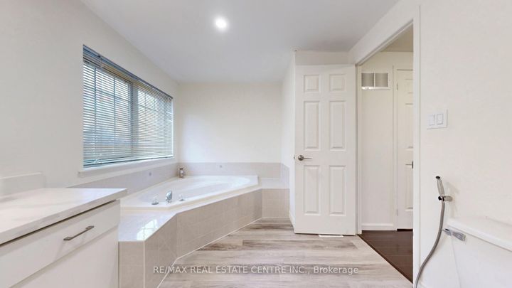 Photo 39 at 12 - 80 Strathaven Drive, Hurontario, Mississauga