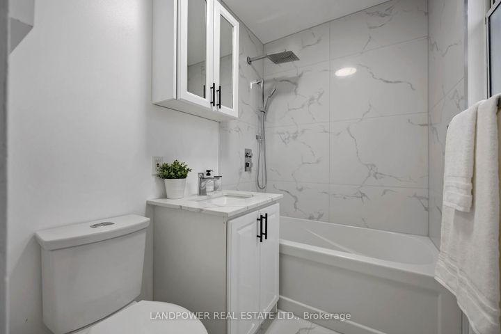 Photo 17 at 195 Phyllis Avenue, Cliffcrest, Toronto