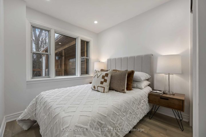 Photo 19 at 195 Phyllis Avenue, Cliffcrest, Toronto
