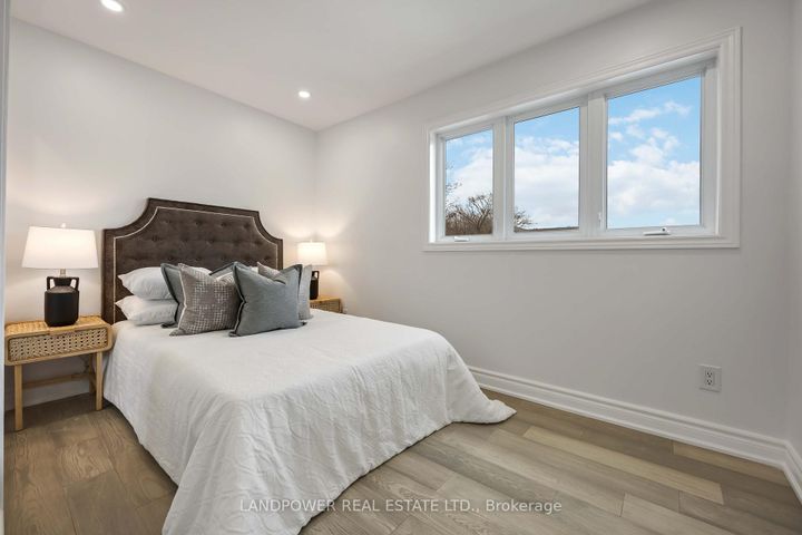 Photo 24 at 195 Phyllis Avenue, Cliffcrest, Toronto