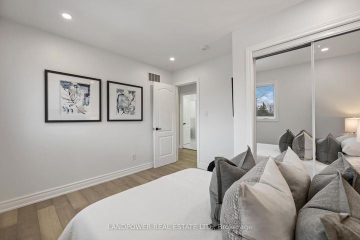 Photo 25 at 195 Phyllis Avenue, Cliffcrest, Toronto