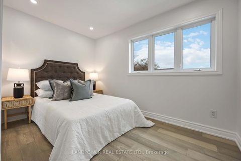 Photo 24 at 195 Phyllis Avenue, Cliffcrest, Toronto
