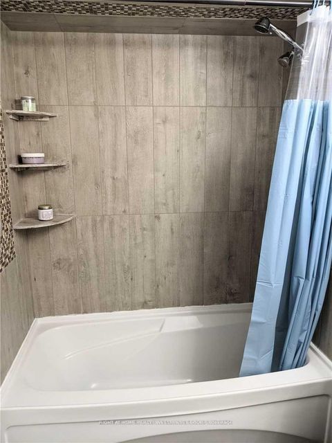 Photo 6 at 812 - 550 Webb Drive, City Centre, Mississauga